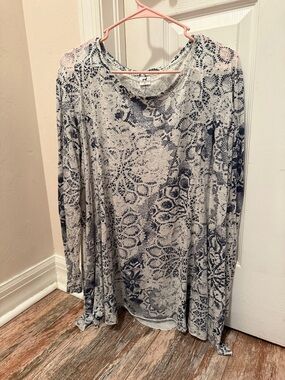 Peruvian Connection Cream & Navy Lace-Print Long Sleeve Top